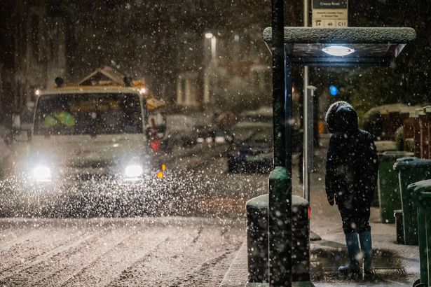 学校停课:今天英国各地的孩子们将被大雪困在家里——查看完整的名单