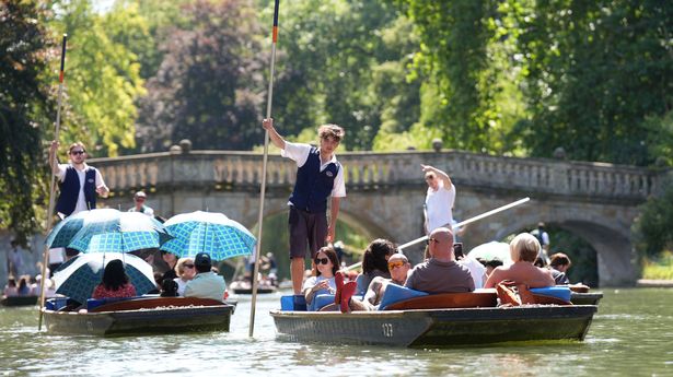 英国天气:英国气象局预测周末天气温和，英国人将沐浴在23度的阳光下